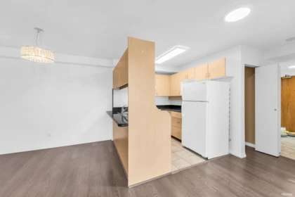 Kitchen Island Photo of 1106 6611 Cooney Road, Richmond, BC