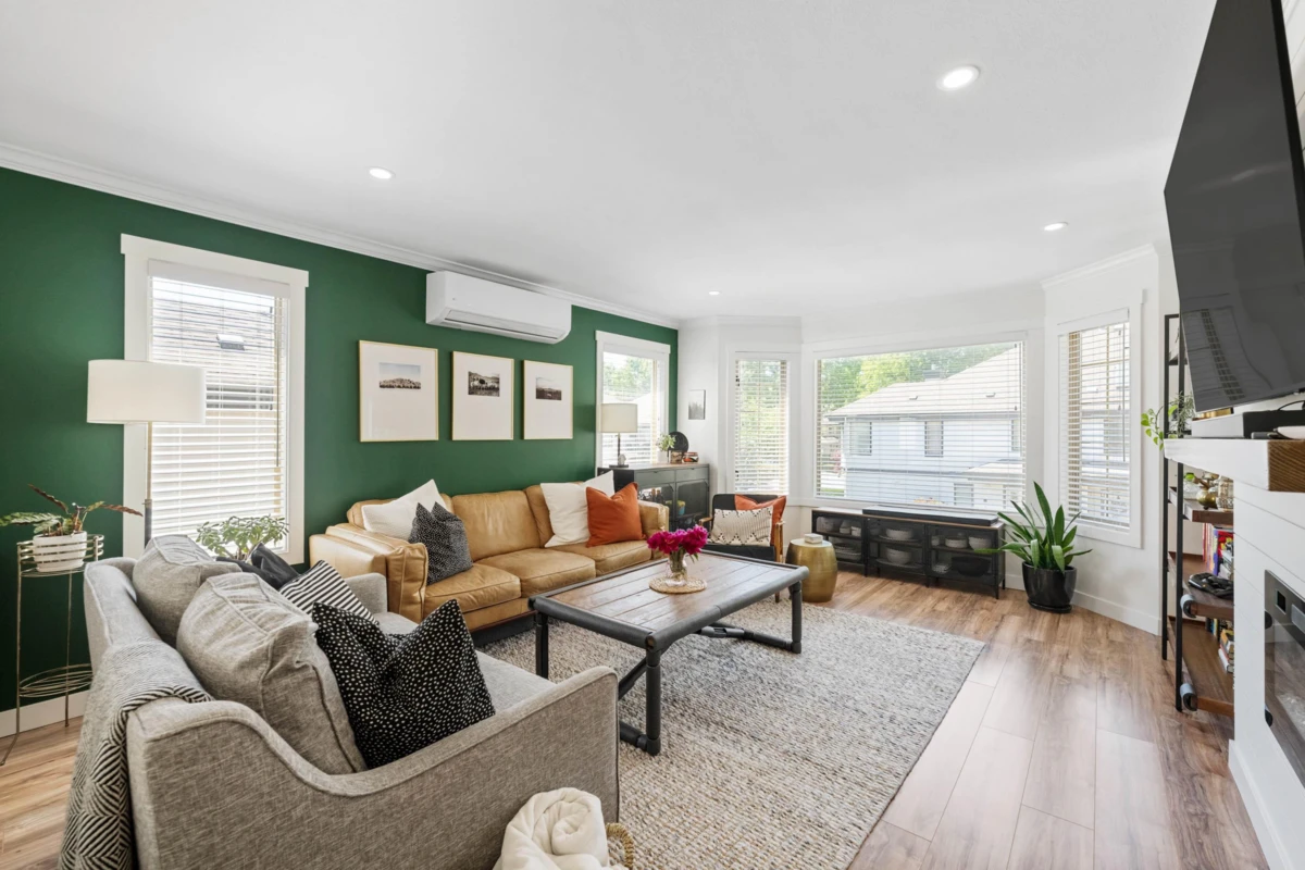 Dining Area Photo of 2 15840 84 Avenue, Surrey, BC