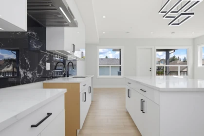 Kitchen Island Photo of 32613 Cherry Avenue, Mission, BC