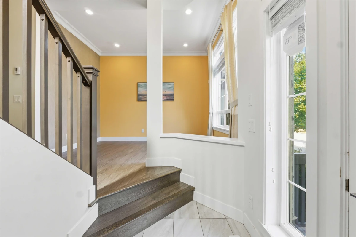 Living Room Photo of 15878 29a Avenue, Surrey, BC