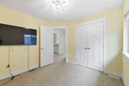 Basement Recreation Room Photo of 15878 29a Avenue, Surrey, BC