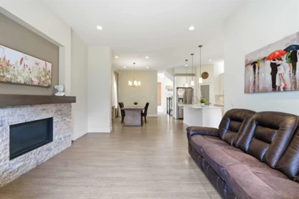 Kitchen Island Photo of 15878 29a Avenue, Surrey, BC