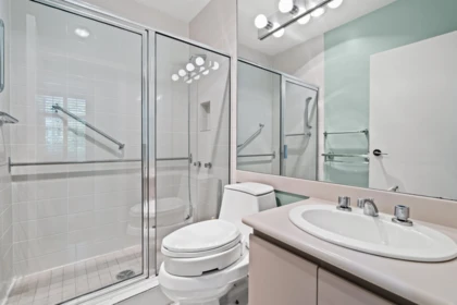 Hot Tub / Spa Photo of 102 5850 Balsam Street, Vancouver, BC