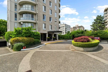 Outdoor Kitchen Photo of 102 5850 Balsam Street, Vancouver, BC
