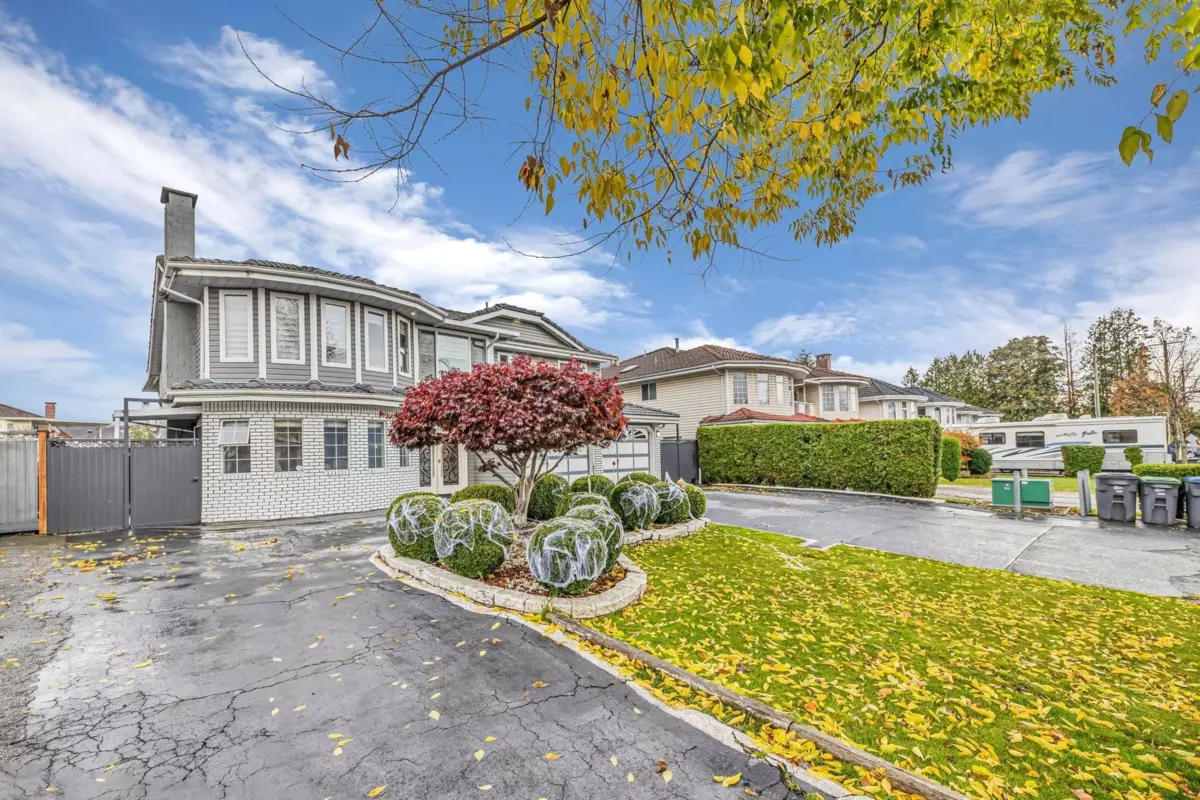 Exterior Rear Photo of 12432 75 Avenue, Surrey, BC