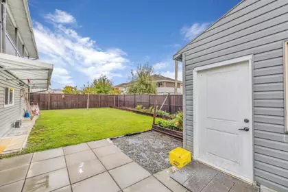 Front Yard Photo of 12432 75 Avenue, Surrey, BC