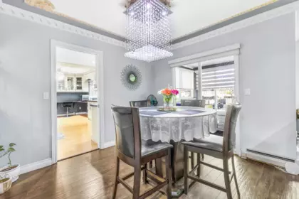 Kitchen Photo of 12432 75 Avenue, Surrey, BC
