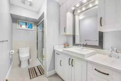 Mudroom Photo of 12432 75 Avenue, Surrey, BC