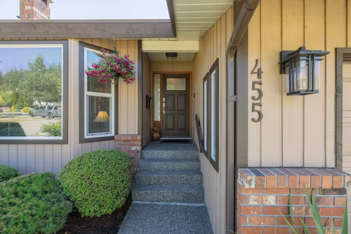 Living Room Photo of 455 Alouette Drive, Coquitlam, BC