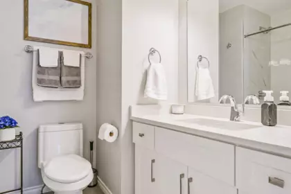 Hallway Photo of 455 Alouette Drive, Coquitlam, BC
