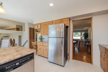 Walk-In Closet Photo of 455 Alouette Drive, Coquitlam, BC