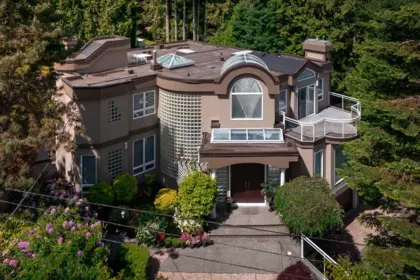 5809 Sperling Avenue, Burnaby, BC, Burnaby — Single Family Residence for sale