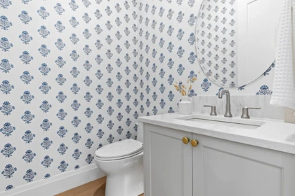 Guest Bathroom Photo of 1495 168 Street, Surrey, BC
