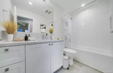 Laundry Room Photo of 128 4738 Hemlock Way, Tsawwassen, BC
