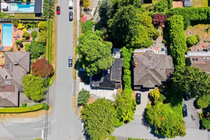 Fitness Center Photo Near 2508 Nelson Avenue, West Vancouver, BC
