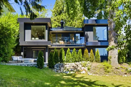 Garden / Landscaping Photo of 2508 Nelson Avenue, West Vancouver, BC