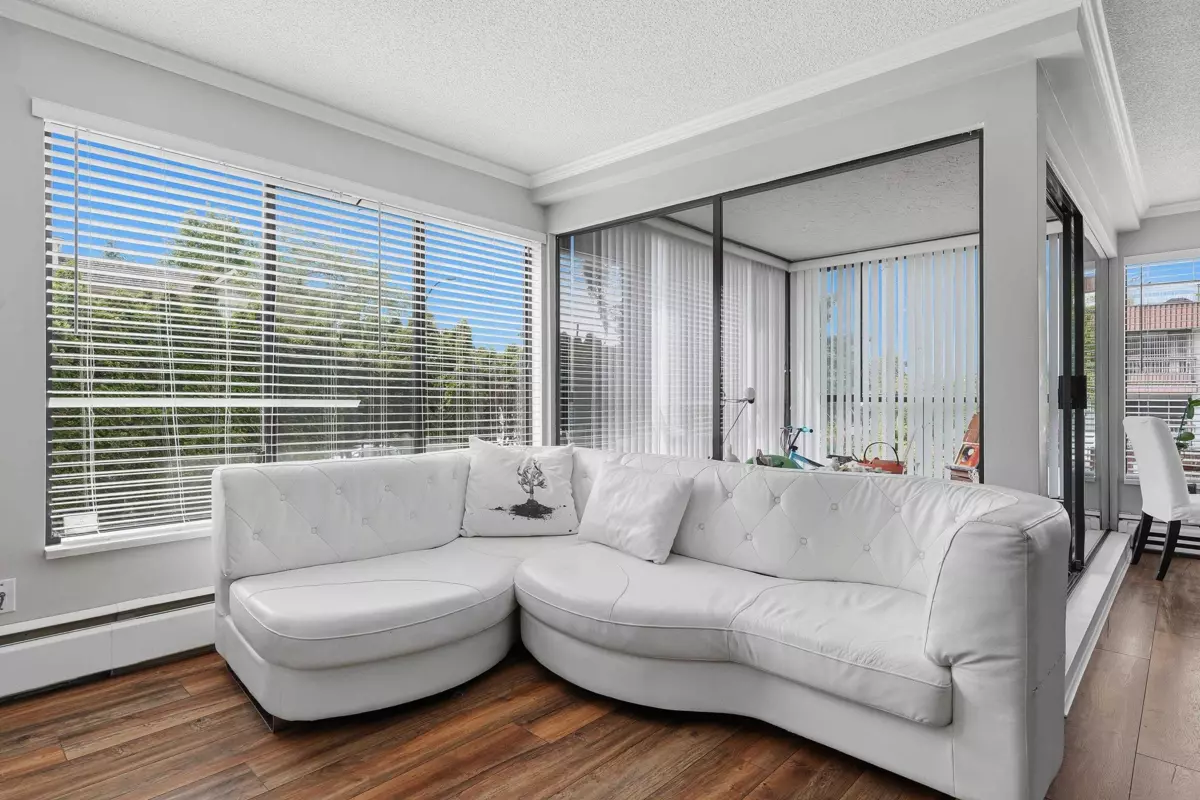 Living Room Photo of 104 1437 Foster Street, White Rock, BC