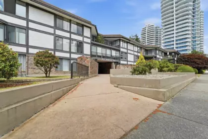 104 1437 Foster Street, White Rock, BC, White Rock — Apartment/Condo for sale