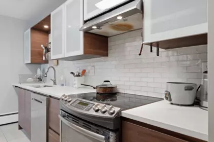 Kitchen Island Photo of 104 1437 Foster Street, White Rock, BC