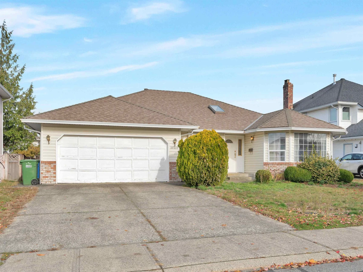 Family Room Photo of 32337 Nakusp Drive, Abbotsford, BC