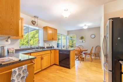 Kitchen Photo of 5309 Cedarview Place, Sechelt, BC