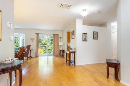 5309 Cedarview Place, Sechelt, BC, Sechelt — Single Family Residence for sale