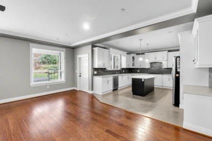 Kitchen Island Photo of 13890 232 Street, Maple Ridge, BC