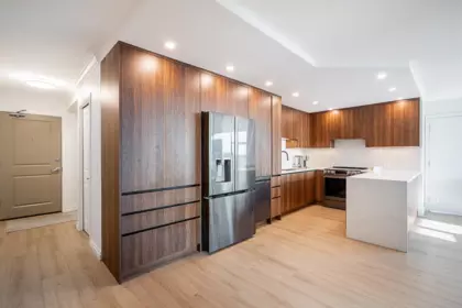 1906 4388 Buchanan Street, Burnaby, BC, Burnaby — Apartment/Condo for sale