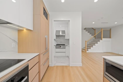 Kitchen Photo of 6726 Francis Road, Richmond, BC