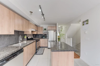 Kitchen Photo of 96 6671 121 Street, Surrey, BC