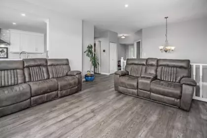 Kitchen Island Photo of 33764 Blueberry Drive, Mission, BC