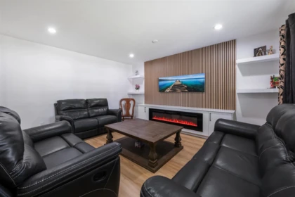 Kitchen Photo of 16954 60 Avenue, Surrey, BC