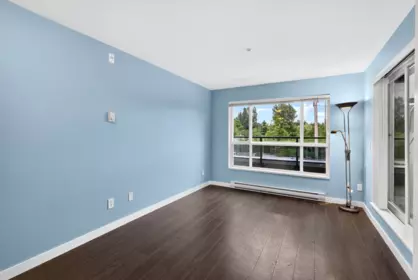 Kitchen Photo of 204 10688 140 Street, Surrey, BC