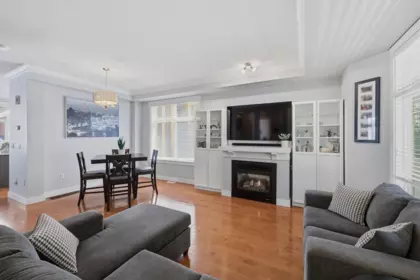 Kitchen Island Photo of 16 15255 36 Avenue, Surrey, BC