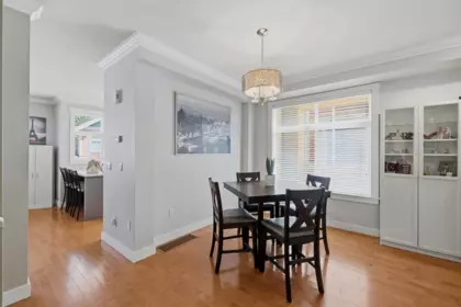 Primary Bathroom Photo of 16 15255 36 Avenue, Surrey, BC