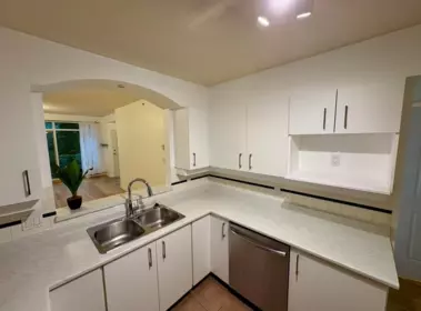 212 3600 Windcrest Drive, North Vancouver, BC, North Vancouver — Apartment/Condo for sale