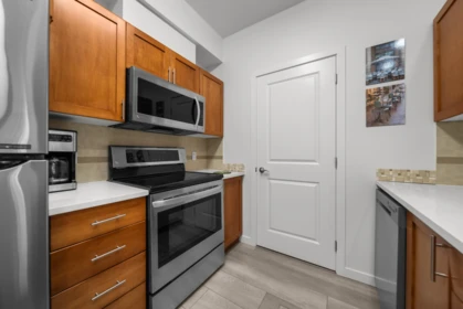 Kitchen Photo of 418 33318 E Bourquin Crescent, Abbotsford, BC