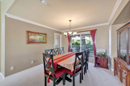 Breakfast Nook Photo of 14763 31a Avenue, Surrey, BC