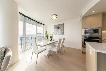 Kitchen Island Photo of 2417 89 Nelson Street, Vancouver, BC