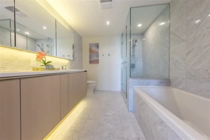 Primary Bathroom Photo of 2417 89 Nelson Street, Vancouver, BC