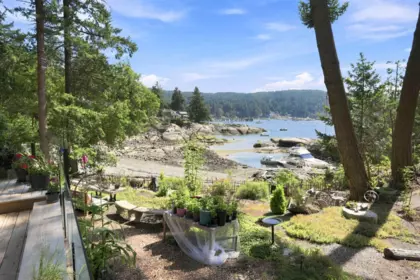 Family Room Photo of 9219 Hydaway Road, Halfmoon Bay, BC