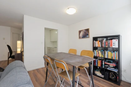 Primary Bedroom Photo of 405 9880 Manchester Drive, Burnaby, BC