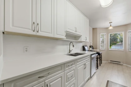 Breakfast Nook Photo of 2 10094 154 Street, Surrey, BC