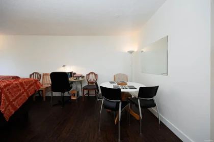 Pantry Photo of 809 2020 Fullerton Avenue, North Vancouver, BC