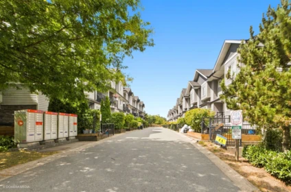11 11255 132 Street, Surrey, BC, Surrey — Townhouse for sale