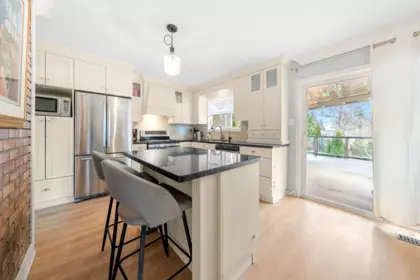 Breakfast Nook Photo of 1276 Kent Street, White Rock, BC