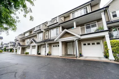 Living Room Photo of 25 20875 88 Avenue, Langley, BC