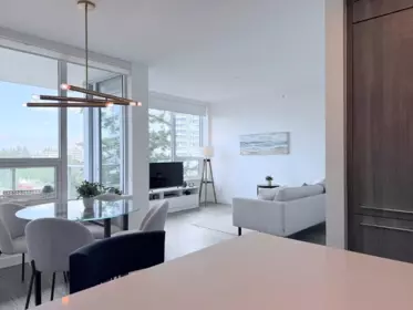Kitchen Island Photo of 902 15165 Thrift Avenue, White Rock, BC