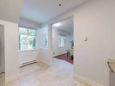 Hallway Photo of 305 4468 Albert Street, Burnaby, BC