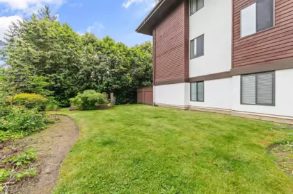 Hallway Photo of 109 1177 Howie Avenue, Coquitlam, BC